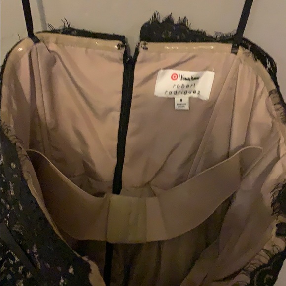 Strapless poof lace dress - Picture 4 of 6